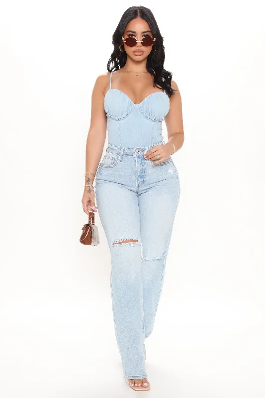 90's Nostalgia Straight Leg Jeans - Light Blue Wash