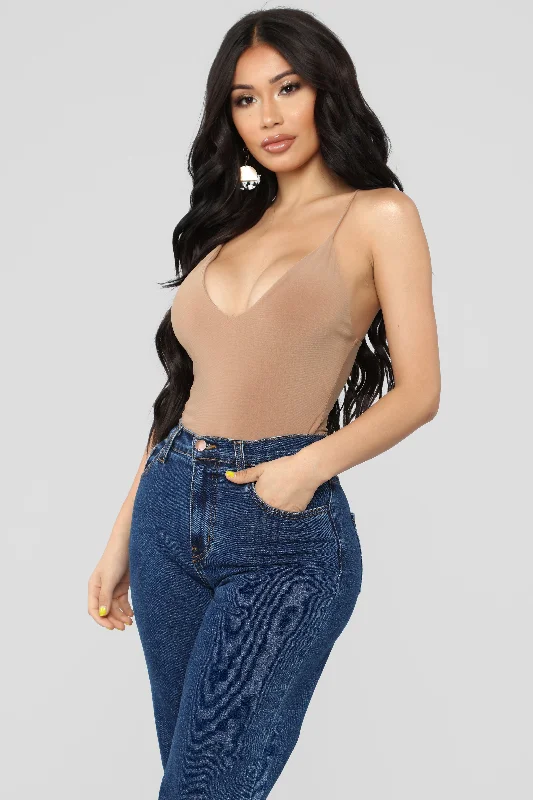 Sleek And Slay Bodysuit - Mocha