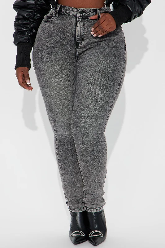 Tall It's Giving High Stretch Curvy Skinny Jeans - Acid Wash Grey