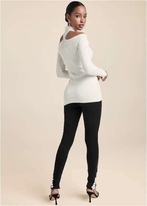 Cutout turtleneck sweater - White