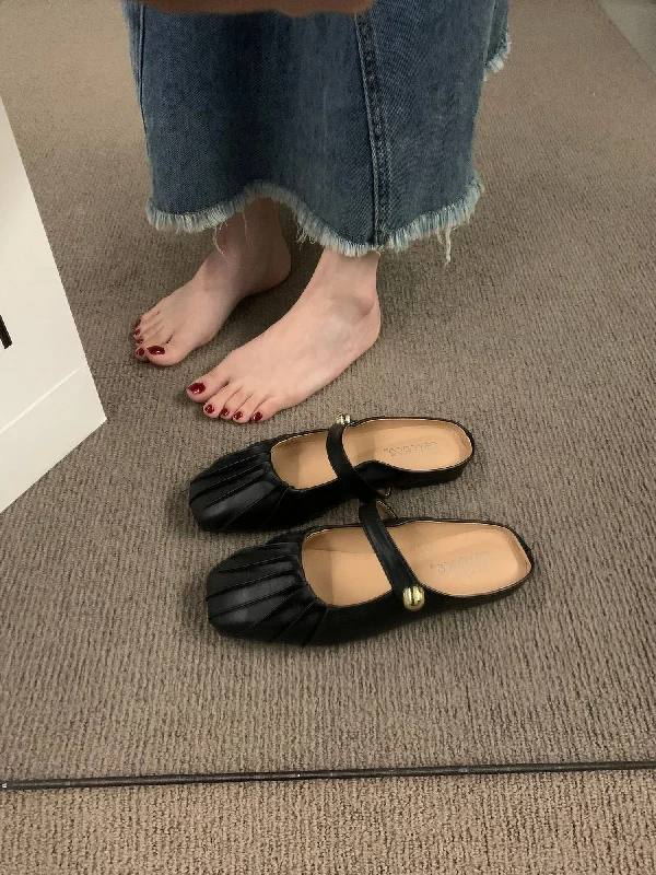 Black Slippers / 35